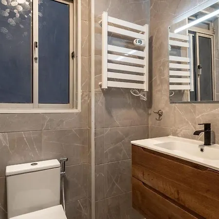 Cozy Double In Lisbon